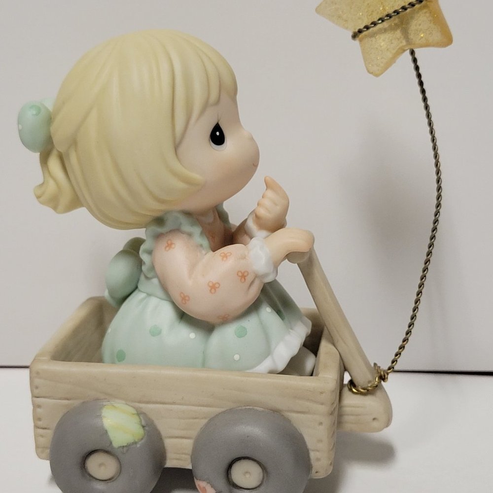 Precious Moments Figurine "Wishing you a World of Peace"